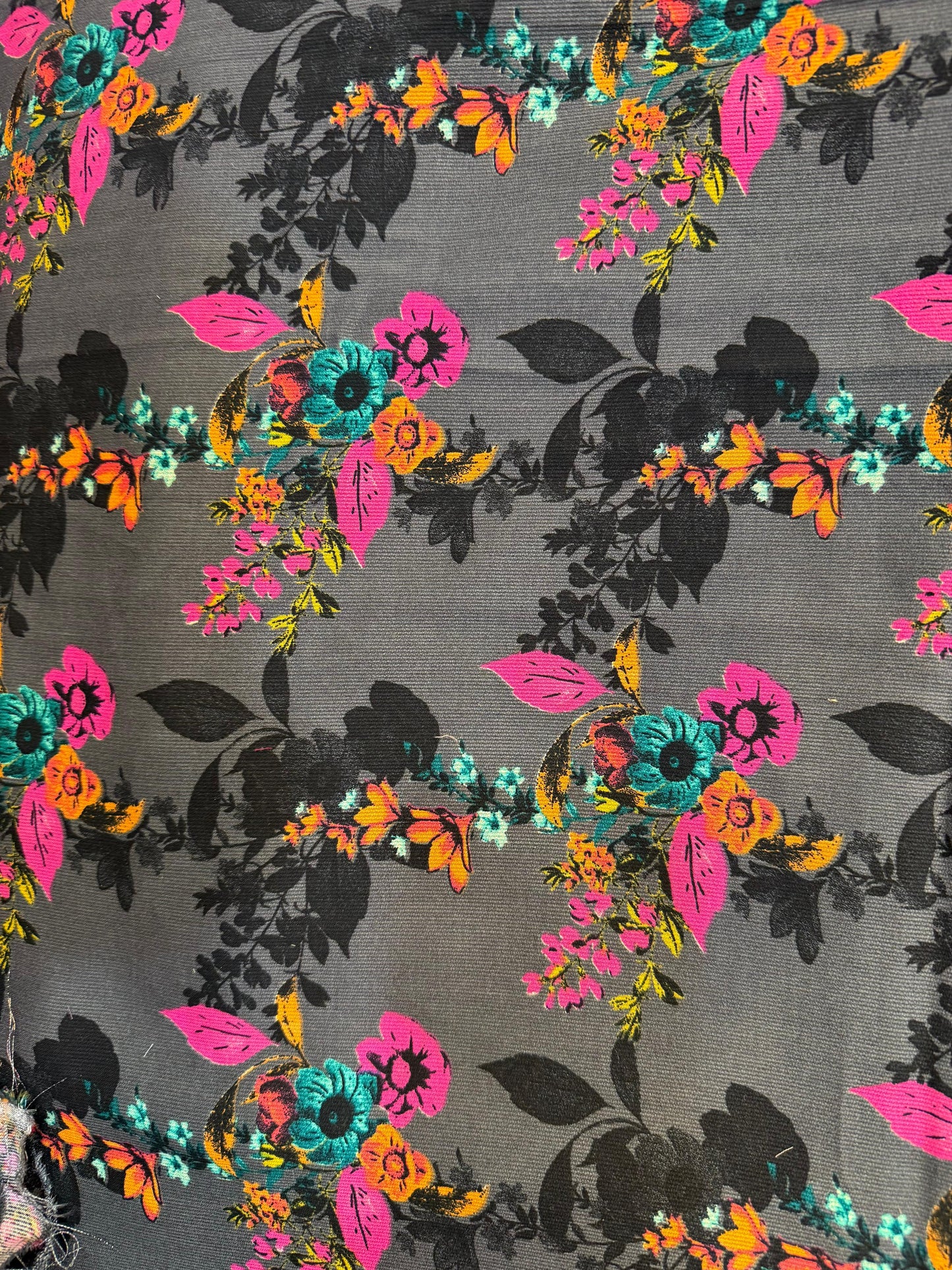 Gray Floral Printed Morina Unstitched Suit Set | 3-Piece with Pashmina Shawl | Hoor ul Ain